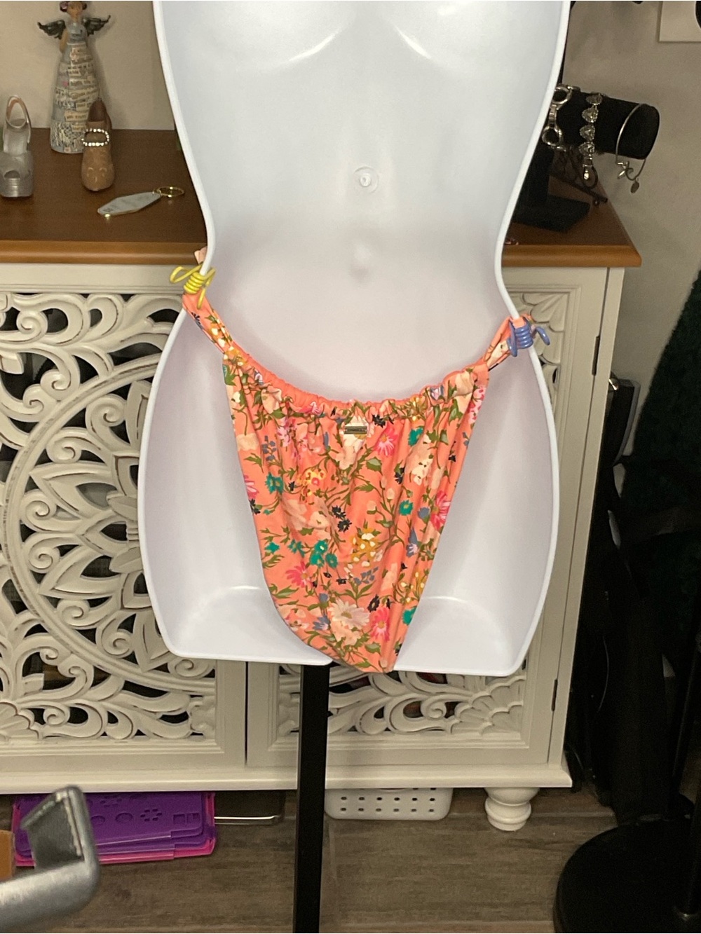 655 - O'Neill NWT Peach Floral High-Cut Bikini Bottom, Size XL - Picture 3 of 6